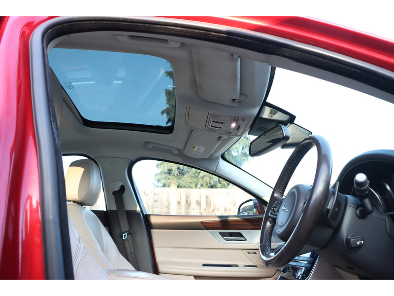 Jaguar 2.0 GTDi Prestige Saloon 4dr Petrol Auto Euro 6 (s/s) (200 ps) 72-74 Mitcham Road