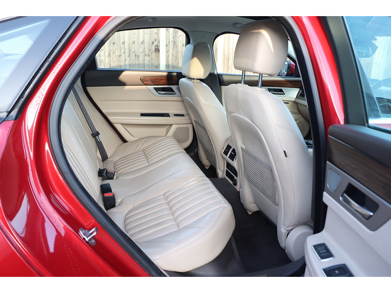 Jaguar 2.0 GTDi Prestige Saloon 4dr Petrol Auto Euro 6 (s/s) (200 ps) 72-74 Mitcham Road