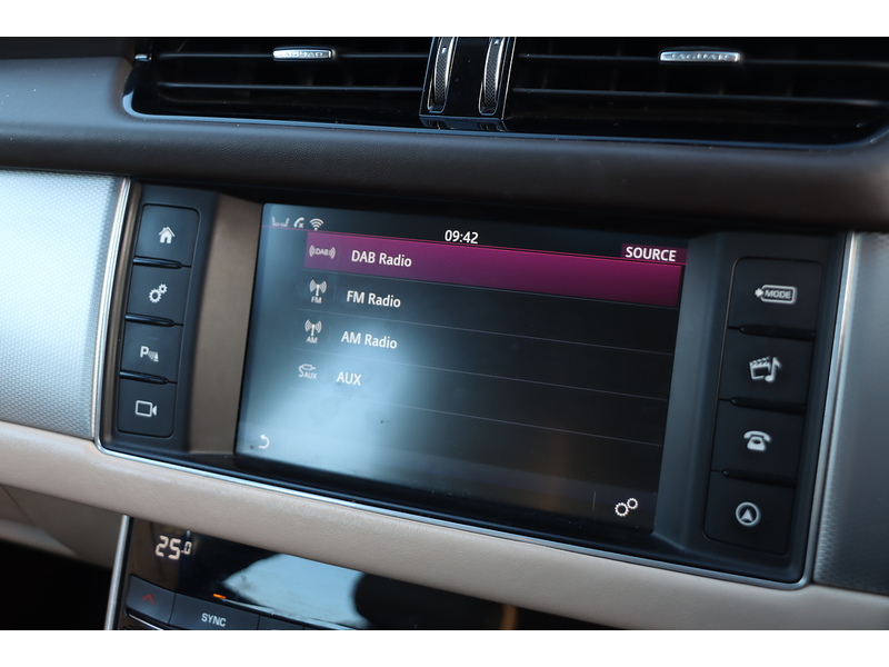 Jaguar 2.0 GTDi Prestige Saloon 4dr Petrol Auto Euro 6 (s/s) (200 ps) 72-74 Mitcham Road