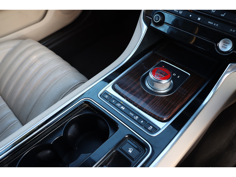 Jaguar 2.0 GTDi Prestige Saloon 4dr Petrol Auto Euro 6 (s/s) (200 ps) 72-74 Mitcham Road