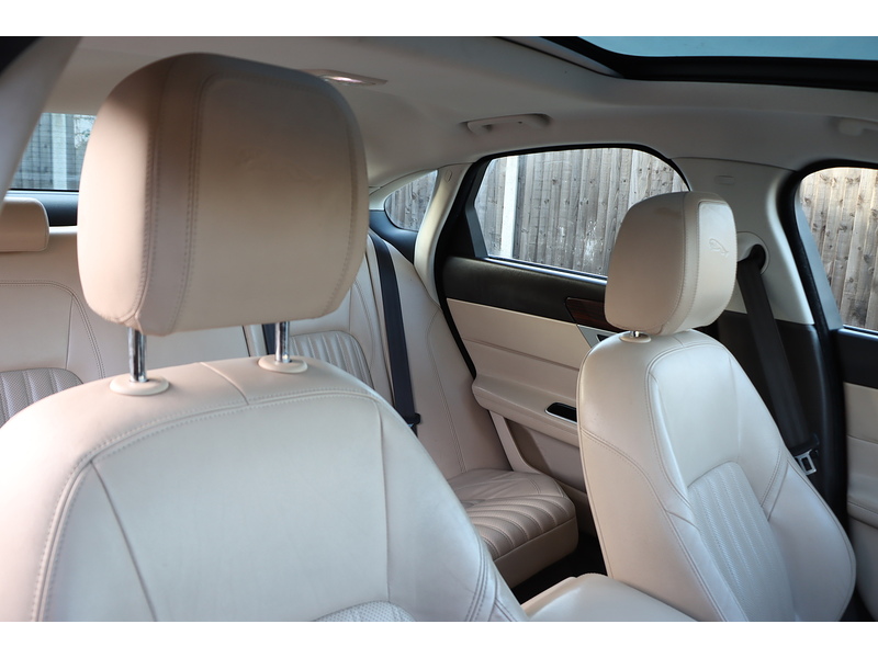 Jaguar d Portfolio 2.0 4dr Saloon Automatic Diesel 72-74 Mitcham Road