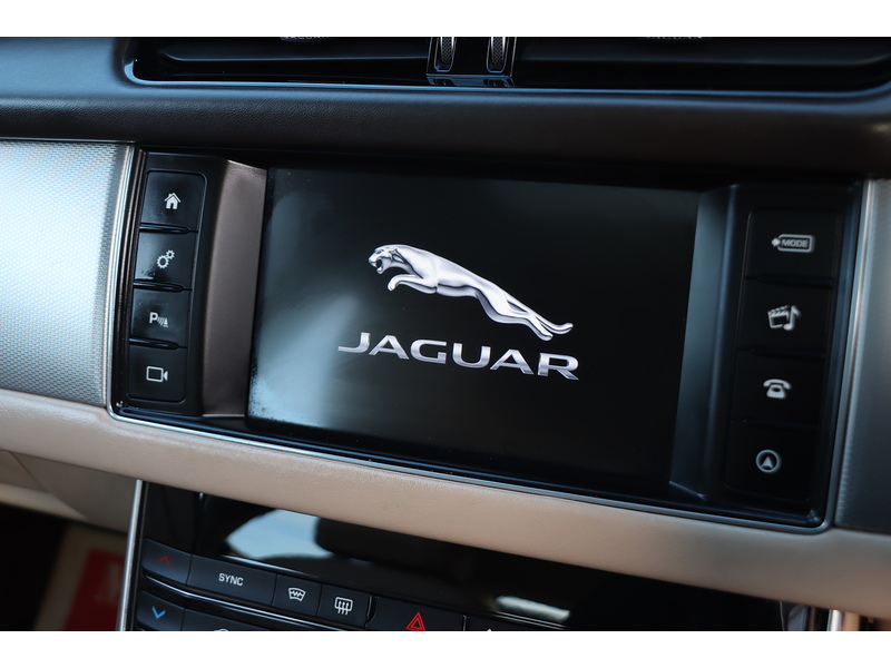 Jaguar d Portfolio 2.0 4dr Saloon Automatic Diesel 72-74 Mitcham Road