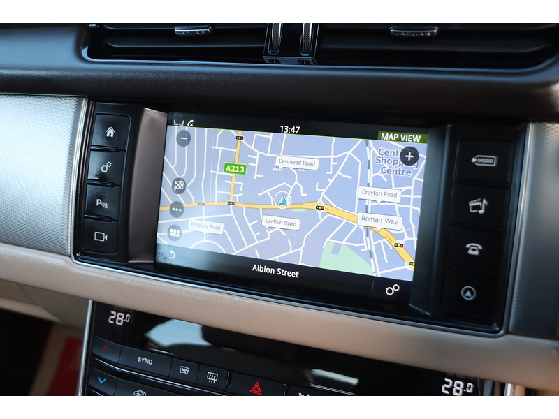 Jaguar d Portfolio 2.0 4dr Saloon Automatic Diesel 72-74 Mitcham Road