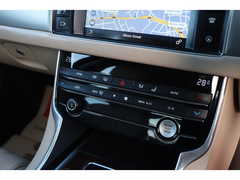 Jaguar d Portfolio 2.0 4dr Saloon Automatic Diesel 72-74 Mitcham Road