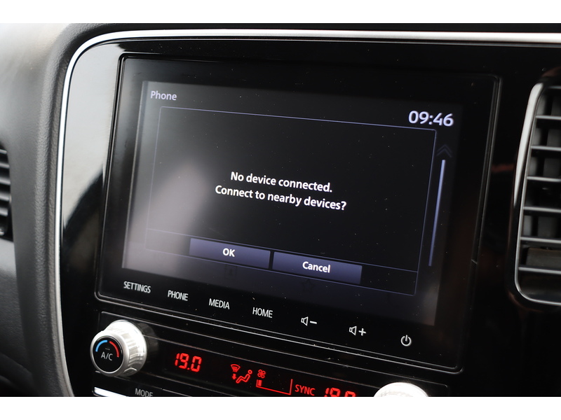 Mitsubishi 2.0 MIVEC DESIGN SUV 5DR PETROL CVT 4WD AUTO 7 SEATER HEATED SEATS SAT NAV BLUETOOTH DAB STEREO APPLE CARPLAY REAR CAMERA JUST 1 OWNER 20000 MILES FSH 72-74 Mitcham Road