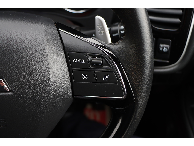 Mitsubishi 2.0 MIVEC DESIGN SUV 5DR PETROL CVT 4WD AUTO 7 SEATER HEATED SEATS SAT NAV BLUETOOTH DAB STEREO APPLE CARPLAY REAR CAMERA JUST 1 OWNER 20000 MILES FSH 72-74 Mitcham Road