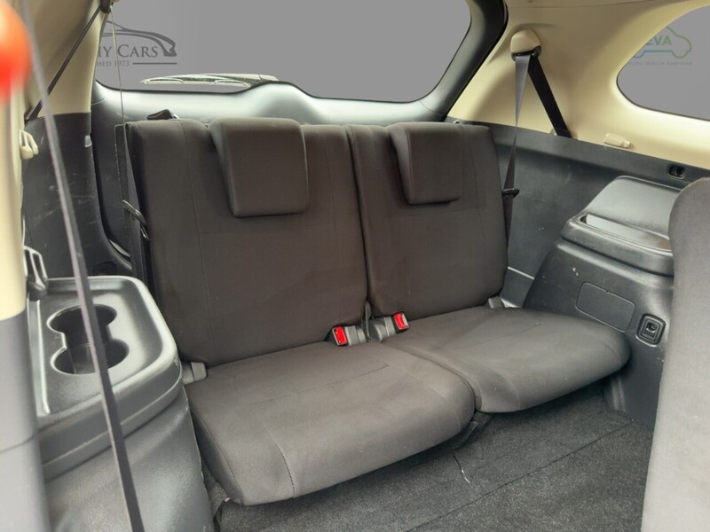 Mitsubishi 2.0 MIVEC DESIGN SUV 5DR PETROL CVT 4WD AUTO 7 SEATER HEATED SEATS SAT NAV BLUETOOTH DAB STEREO APPLE CARPLAY REAR CAMERA JUST 1 OWNER 20000 MILES FSH 72-74 Mitcham Road