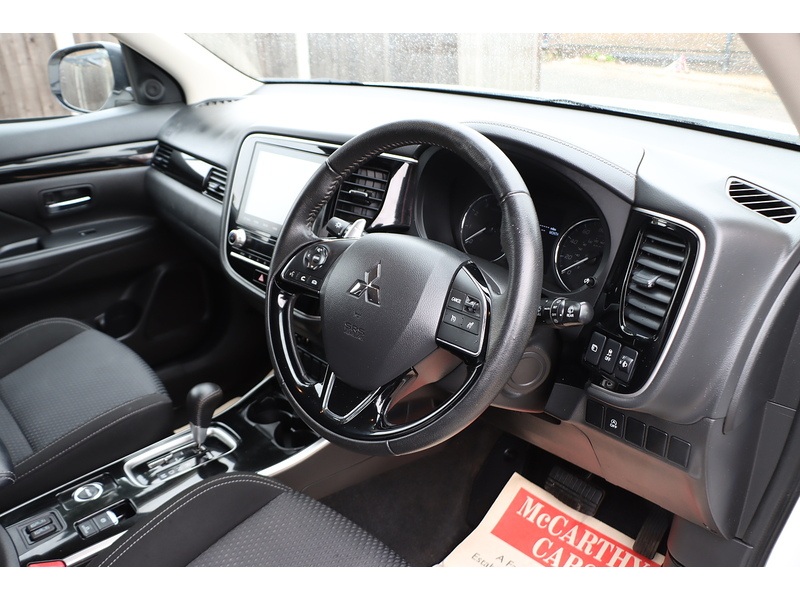 Mitsubishi 2.0 MIVEC DESIGN SUV 5DR PETROL CVT 4WD AUTO 7 SEATER HEATED SEATS SAT NAV BLUETOOTH DAB STEREO APPLE CARPLAY REAR CAMERA JUST 1 OWNER 20000 MILES FSH 72-74 Mitcham Road