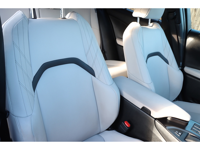 Lexus 250H 2.0 F SPORT DESIGN SUV 5DR PETROL HYBRID E-CVT AUTO SAT NAV BLUETOOTH STEREO APPLE CARPLAY REAR CAMERA PARKING AIDS JUST 1 OWNER 62000 MILES FSH 72-74 Mitcham Road