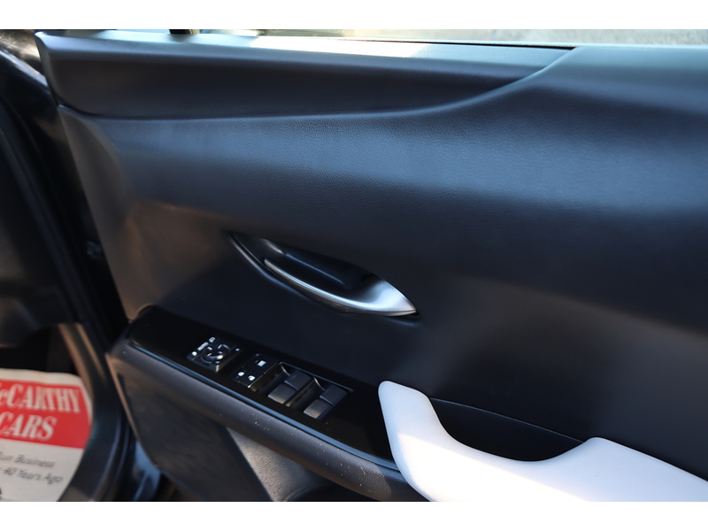 Lexus 250H 2.0 F SPORT DESIGN SUV 5DR PETROL HYBRID E-CVT AUTO SAT NAV BLUETOOTH STEREO APPLE CARPLAY REAR CAMERA PARKING AIDS JUST 1 OWNER 62000 MILES FSH 72-74 Mitcham Road