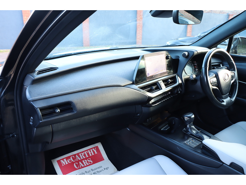 Lexus 250H 2.0 F SPORT DESIGN SUV 5DR PETROL HYBRID E-CVT AUTO SAT NAV BLUETOOTH STEREO APPLE CARPLAY REAR CAMERA PARKING AIDS JUST 1 OWNER 62000 MILES FSH 72-74 Mitcham Road