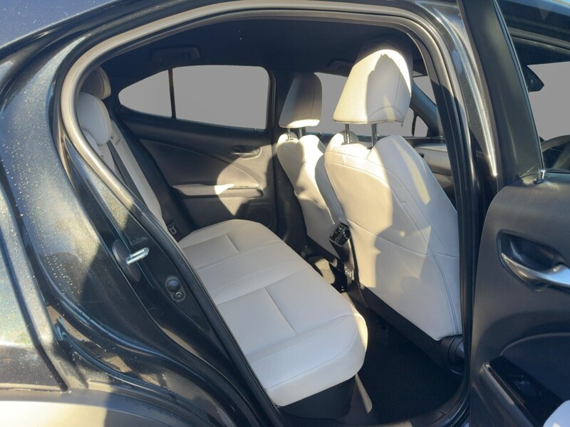 Lexus 250H 2.0 F SPORT DESIGN SUV 5DR PETROL HYBRID E-CVT AUTO SAT NAV BLUETOOTH STEREO APPLE CARPLAY REAR CAMERA PARKING AIDS JUST 1 OWNER 62000 MILES FSH 72-74 Mitcham Road