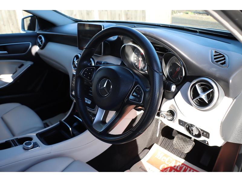 Mercedes-Benz A180 1.6 SPORT HATCHBACK 5DR PETROL 7G-DCT AUTO SAT NAV BLUETOOTH DAB STEREO APPLE CARPLAY PARKING AIDS SAME OWNER FOR 8 YEARS ONLY 55000 MILES FSH 72-74 Mitcham Road