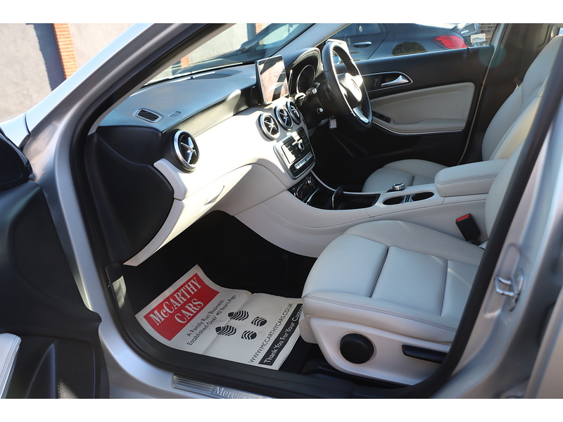 Mercedes-Benz A180 1.6 SPORT HATCHBACK 5DR PETROL 7G-DCT AUTO SAT NAV BLUETOOTH DAB STEREO APPLE CARPLAY PARKING AIDS SAME OWNER FOR 8 YEARS ONLY 55000 MILES FSH 72-74 Mitcham Road