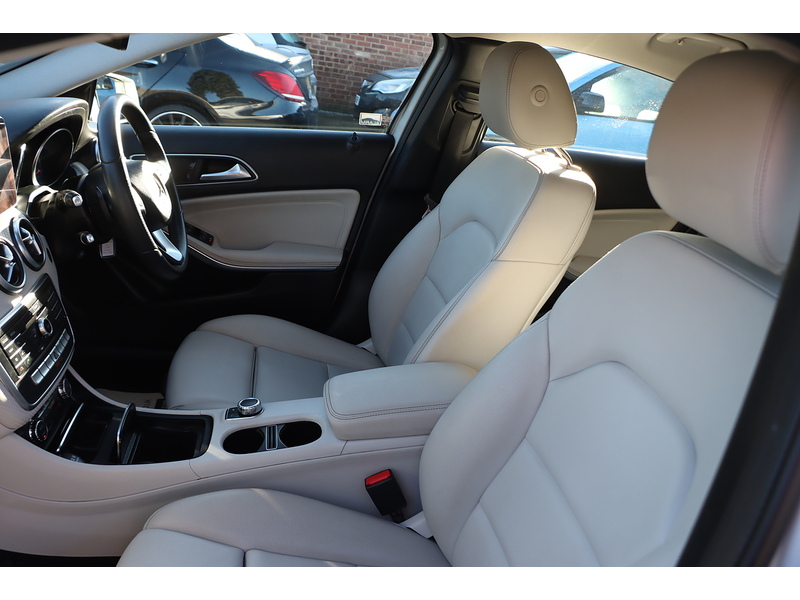 Mercedes-Benz A180 1.6 SPORT HATCHBACK 5DR PETROL 7G-DCT AUTO SAT NAV BLUETOOTH DAB STEREO APPLE CARPLAY PARKING AIDS SAME OWNER FOR 8 YEARS ONLY 55000 MILES FSH 72-74 Mitcham Road