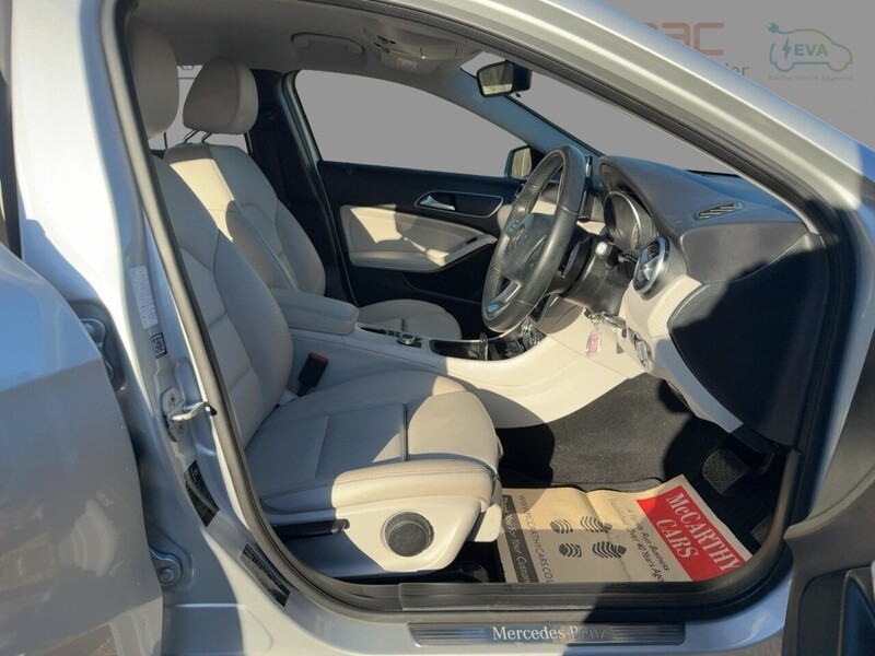 Mercedes-Benz A180 1.6 SPORT HATCHBACK 5DR PETROL 7G-DCT AUTO SAT NAV BLUETOOTH DAB STEREO APPLE CARPLAY PARKING AIDS SAME OWNER FOR 8 YEARS ONLY 55000 MILES FSH 72-74 Mitcham Road