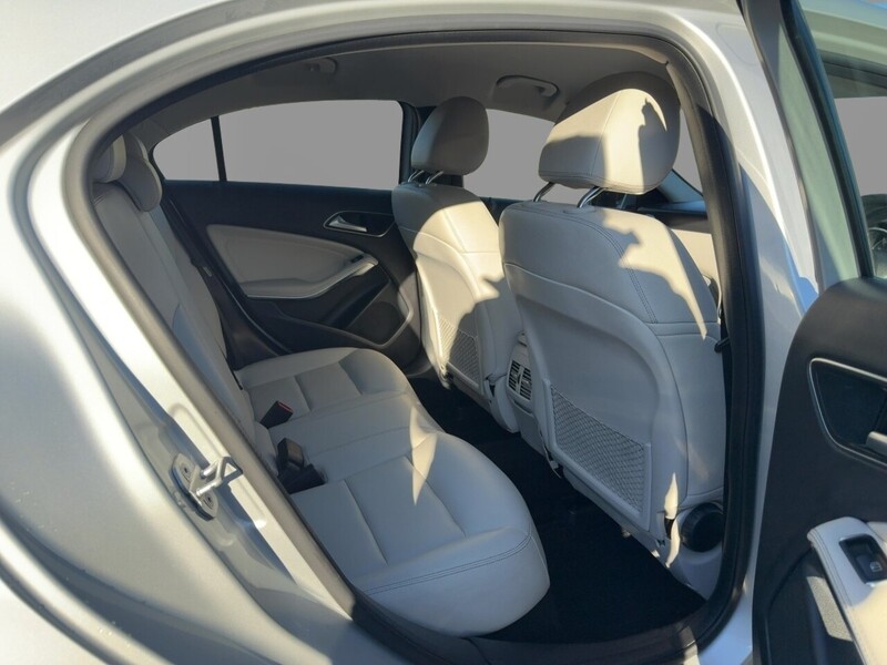 Mercedes-Benz A180 1.6 SPORT HATCHBACK 5DR PETROL 7G-DCT AUTO SAT NAV BLUETOOTH DAB STEREO APPLE CARPLAY PARKING AIDS SAME OWNER FOR 8 YEARS ONLY 55000 MILES FSH 72-74 Mitcham Road