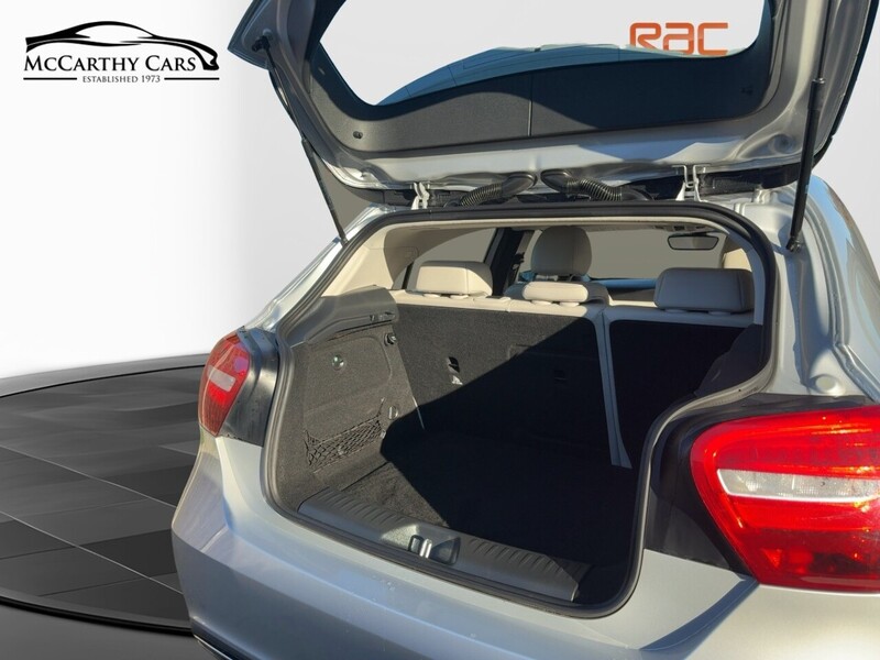 Mercedes-Benz A180 1.6 SPORT HATCHBACK 5DR PETROL 7G-DCT AUTO SAT NAV BLUETOOTH DAB STEREO APPLE CARPLAY PARKING AIDS SAME OWNER FOR 8 YEARS ONLY 55000 MILES FSH 72-74 Mitcham Road