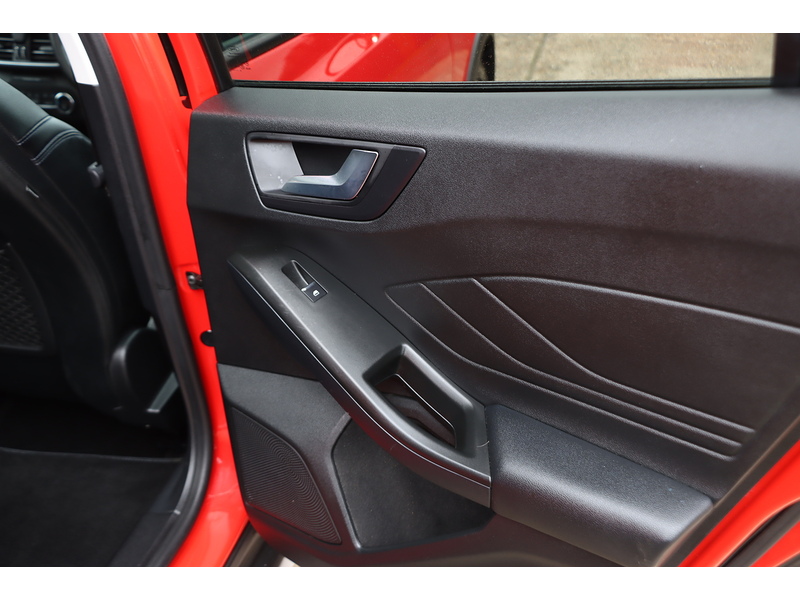 Ford 1.5T ECOBOOST ACTIVE X ESTATE 5DR PETROL AUTO SUNROOF HEATED SEATS SAT NAV BLUETOOTH DAB STEREO USB INPUT PARKING AIDS 41000 MILES SH NO ULEZ CHARGE 72-74 Mitcham Road