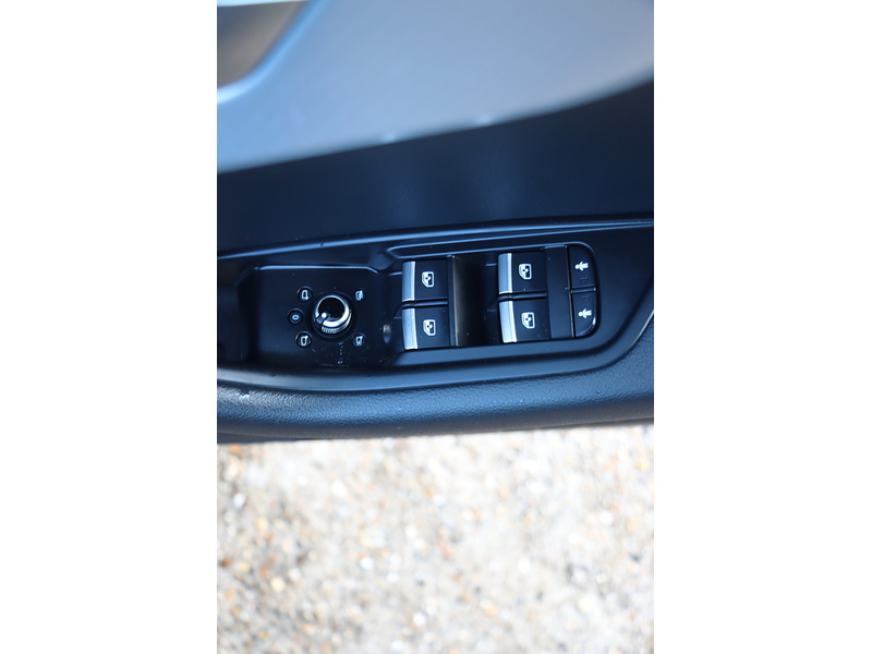 Audi 2.0 TFSI 35 SPORT SPORTBACK 5DR PETROL S TRONIC AUTO HEATED SEATS SAT NAV BLUETOOTH DAB STEREO APPLE CARPLAY PARKING AIDS 2 OWNERS ONLY 54000 MILES SH 72-74 Mitcham Road