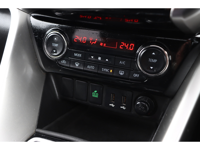 Mitsubishi 1.5T BLACK SUV 5DR PETROL CVT 4WD AUTO SUNROOF HEATED SEATS SAT NAV BLUETOOTH DAB STEREO APPLE CARPLAY REAR & 360 CAMERA PARKING AIDS 38000 MILES FSH 72-74 Mitcham Road