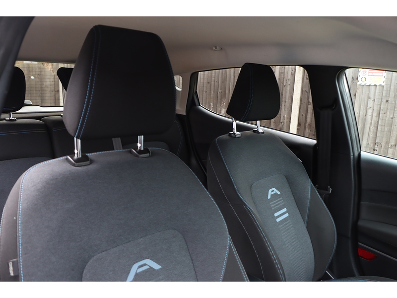 Ford 1.0T ECOBOOST ACTIVE HATCHBACK 5DR PETROL MANUAL SAT NAV BLUETOOTH DAB STEREO APPLE CARPLAY PARKING AIDS JUST 1 OWNER FROM NEW ONLY 69000 MILES FSH 72-74 Mitcham Road