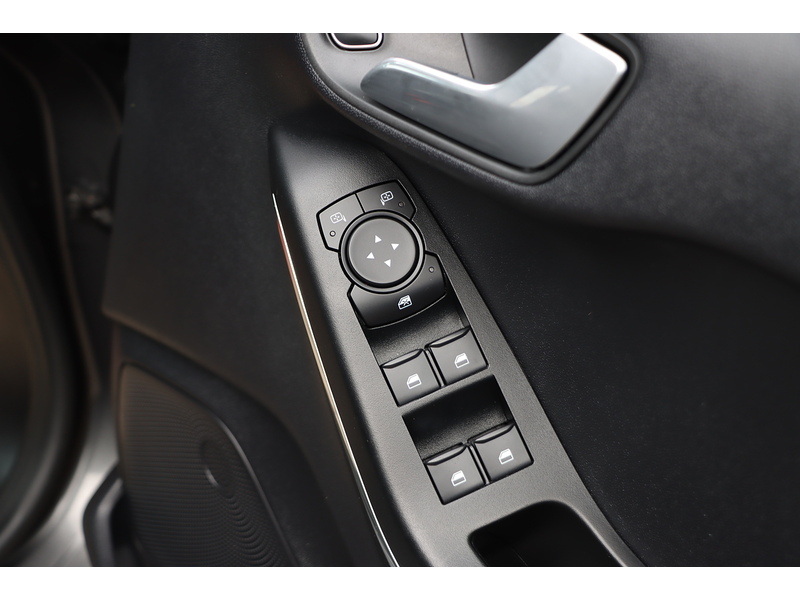 Ford 1.0T ECOBOOST ACTIVE HATCHBACK 5DR PETROL MANUAL SAT NAV BLUETOOTH DAB STEREO APPLE CARPLAY PARKING AIDS JUST 1 OWNER FROM NEW ONLY 69000 MILES FSH 72-74 Mitcham Road