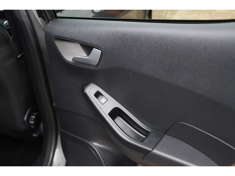 Ford 1.0T ECOBOOST ACTIVE HATCHBACK 5DR PETROL MANUAL SAT NAV BLUETOOTH DAB STEREO APPLE CARPLAY PARKING AIDS JUST 1 OWNER FROM NEW ONLY 69000 MILES FSH 72-74 Mitcham Road