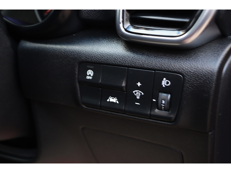 Kia 1.6 T-GDI 2 SUV 5DR PETROL AWD MANUAL HEATED SEATS SAT NAV BLUETOOTH DAB STEREO APPLE CARPLAY REAR CAMERA PARKING AIDS 40000 MILES SH NO ULEZ CHARGE 72-74 Mitcham Road