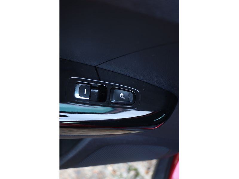 Kia 1.6 T-GDI 2 SUV 5DR PETROL AWD MANUAL HEATED SEATS SAT NAV BLUETOOTH DAB STEREO APPLE CARPLAY REAR CAMERA PARKING AIDS 40000 MILES SH NO ULEZ CHARGE 72-74 Mitcham Road