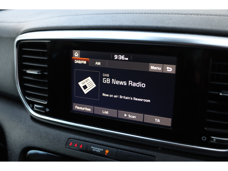 Kia 1.6 T-GDI 2 SUV 5DR PETROL AWD MANUAL HEATED SEATS SAT NAV BLUETOOTH DAB STEREO APPLE CARPLAY REAR CAMERA PARKING AIDS 40000 MILES SH NO ULEZ CHARGE 72-74 Mitcham Road