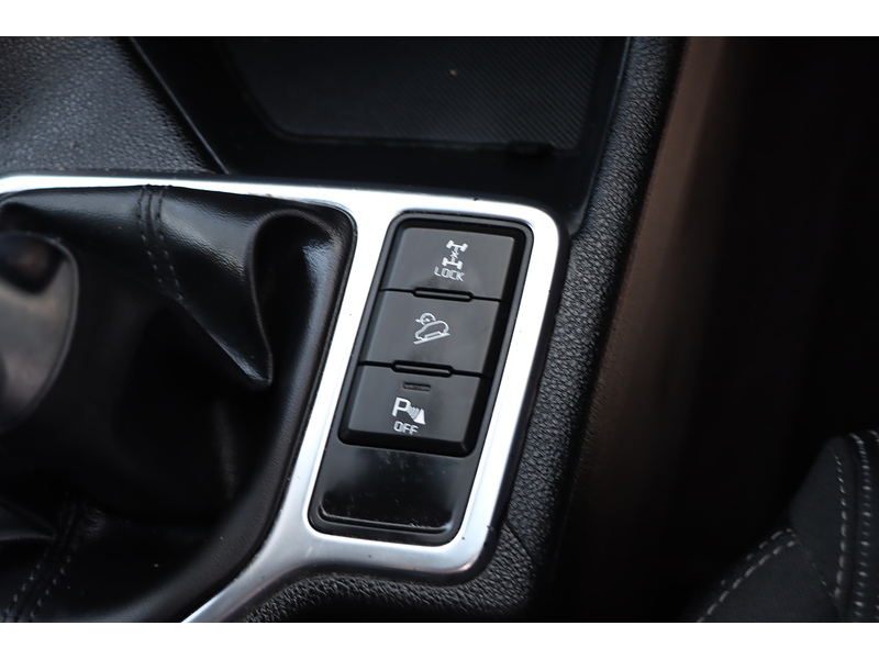 Kia 1.6 T-GDI 2 SUV 5DR PETROL AWD MANUAL HEATED SEATS SAT NAV BLUETOOTH DAB STEREO APPLE CARPLAY REAR CAMERA PARKING AIDS 40000 MILES SH NO ULEZ CHARGE 72-74 Mitcham Road