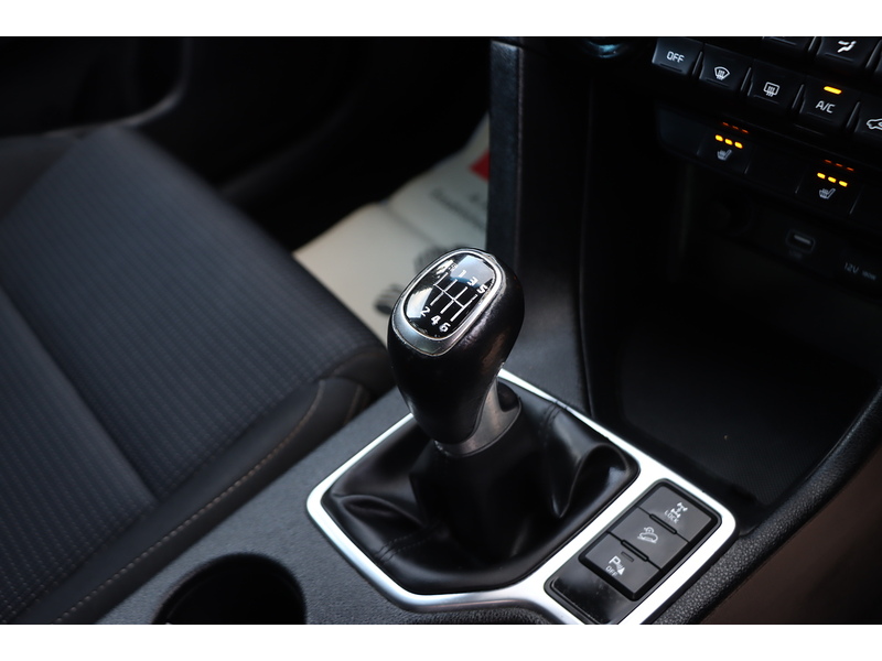 Kia 1.6 T-GDI 2 SUV 5DR PETROL AWD MANUAL HEATED SEATS SAT NAV BLUETOOTH DAB STEREO APPLE CARPLAY REAR CAMERA PARKING AIDS 40000 MILES SH NO ULEZ CHARGE 72-74 Mitcham Road