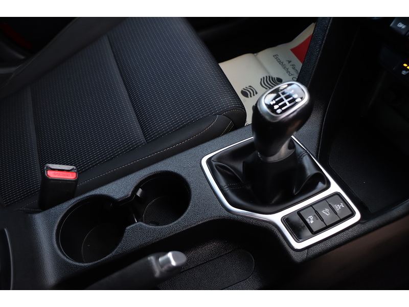 Kia 1.6 T-GDI 2 SUV 5DR PETROL AWD MANUAL HEATED SEATS SAT NAV BLUETOOTH DAB STEREO APPLE CARPLAY REAR CAMERA PARKING AIDS 40000 MILES SH NO ULEZ CHARGE 72-74 Mitcham Road