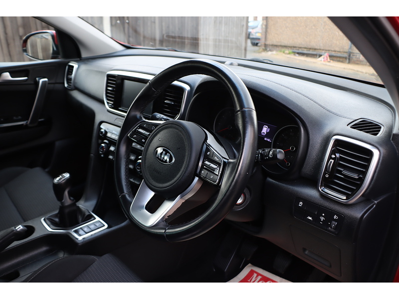 Kia 1.6 T-GDI 2 SUV 5DR PETROL AWD MANUAL HEATED SEATS SAT NAV BLUETOOTH DAB STEREO APPLE CARPLAY REAR CAMERA PARKING AIDS 40000 MILES SH NO ULEZ CHARGE 72-74 Mitcham Road