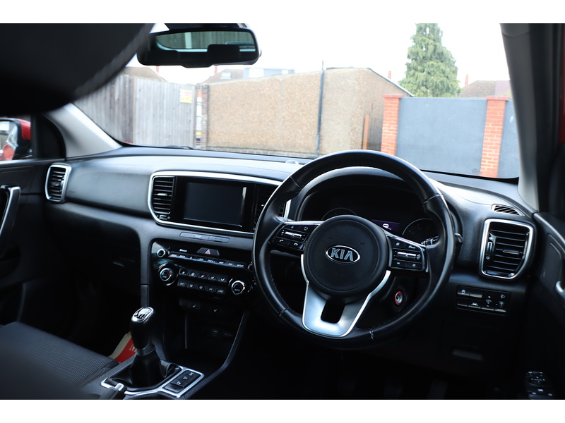 Kia 1.6 T-GDI 2 SUV 5DR PETROL AWD MANUAL HEATED SEATS SAT NAV BLUETOOTH DAB STEREO APPLE CARPLAY REAR CAMERA PARKING AIDS 40000 MILES SH NO ULEZ CHARGE 72-74 Mitcham Road