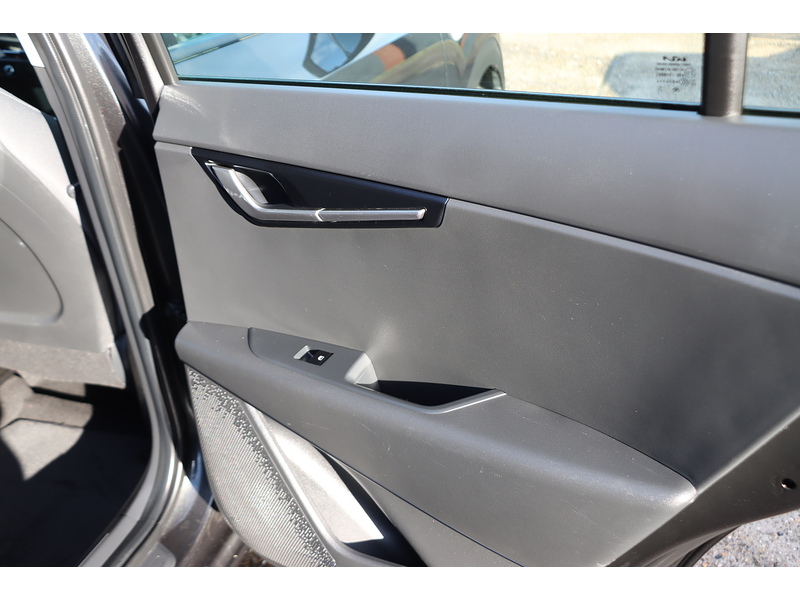 Kia 1.6h GDi 2 SUV 5dr Petrol Hybrid DCT Euro 6 (s/s) (139 bhp) 72-74 Mitcham Road