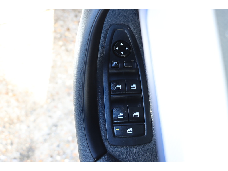 BMW 1.5 25e 10kWh M Sport SUV 5dr Petrol Plug-in Hybrid Auto xDrive Euro 6 (s/s) (220 ps) 72-74 Mitcham Road