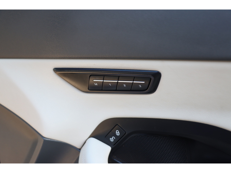 Jaguar 2.0 P200 SE SUV 5DR PETROL AWD AUTO HEATED SEATS SAT NAV BLUETOOTH APPLE CARPLAY REAR+360 CAMERA PARKING AIDS 2 OWNERS ONLY 27000 MILES FSH 5 SERVICES 72-74 Mitcham Road