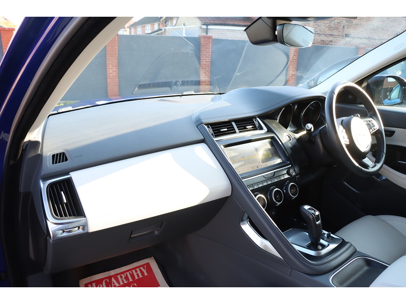 Jaguar 2.0 P200 SE SUV 5DR PETROL AWD AUTO HEATED SEATS SAT NAV BLUETOOTH APPLE CARPLAY REAR+360 CAMERA PARKING AIDS 2 OWNERS ONLY 27000 MILES FSH 5 SERVICES 72-74 Mitcham Road