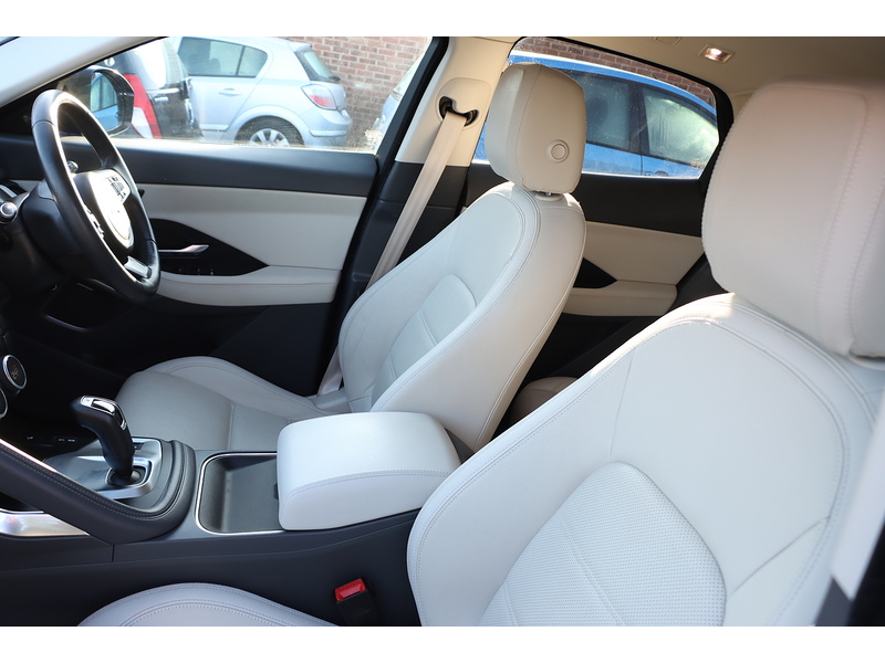 Jaguar 2.0 P200 SE SUV 5DR PETROL AWD AUTO HEATED SEATS SAT NAV BLUETOOTH APPLE CARPLAY REAR+360 CAMERA PARKING AIDS 2 OWNERS ONLY 27000 MILES FSH 5 SERVICES 72-74 Mitcham Road