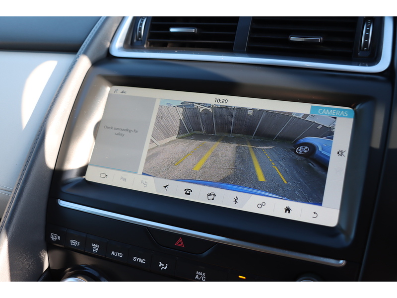 Jaguar 2.0 P200 SE SUV 5DR PETROL AWD AUTO HEATED SEATS SAT NAV BLUETOOTH APPLE CARPLAY REAR+360 CAMERA PARKING AIDS 2 OWNERS ONLY 27000 MILES FSH 5 SERVICES 72-74 Mitcham Road