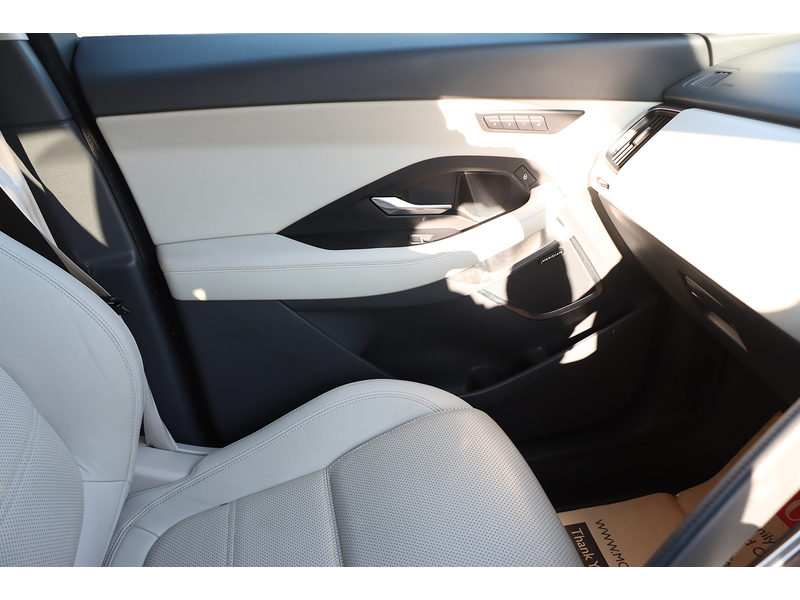 Jaguar 2.0 P200 SE SUV 5DR PETROL AWD AUTO HEATED SEATS SAT NAV BLUETOOTH APPLE CARPLAY REAR+360 CAMERA PARKING AIDS 2 OWNERS ONLY 27000 MILES FSH 5 SERVICES 72-74 Mitcham Road