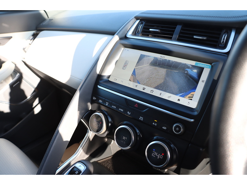 Jaguar 2.0 P200 SE SUV 5DR PETROL AWD AUTO HEATED SEATS SAT NAV BLUETOOTH APPLE CARPLAY REAR+360 CAMERA PARKING AIDS 2 OWNERS ONLY 27000 MILES FSH 5 SERVICES 72-74 Mitcham Road