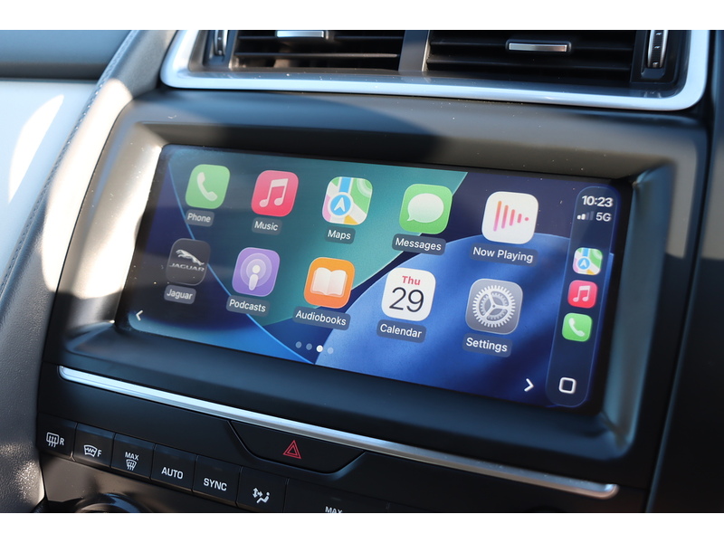 Jaguar 2.0 P200 SE SUV 5DR PETROL AWD AUTO HEATED SEATS SAT NAV BLUETOOTH APPLE CARPLAY REAR+360 CAMERA PARKING AIDS 2 OWNERS ONLY 27000 MILES FSH 5 SERVICES 72-74 Mitcham Road