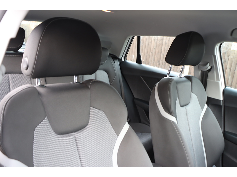 Audi 1.0 TFSI 30 SPORT SUV 5DR PETROL S TRONIC AUTO SATNAV BLUETOOTH DAB RADIO APPLE CARPLAY PARKING AIDS JUST 2 OWNERS ONLY 64000 MILES FSH NO ULEZ CHARGE 72-74 Mitcham Road