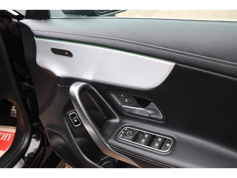 Mercedes-Benz CLA220 2.0 AMG LINE (PREMIUM) SHOOTING BRAKE 5DR PETROL 7G-DCT AUTO HEATED SEATS SAT NAV BLUETOOTH APPLE CARPLAY REAR CAM PARKING AIDS 67000 MILES SH 72-74 Mitcham Road