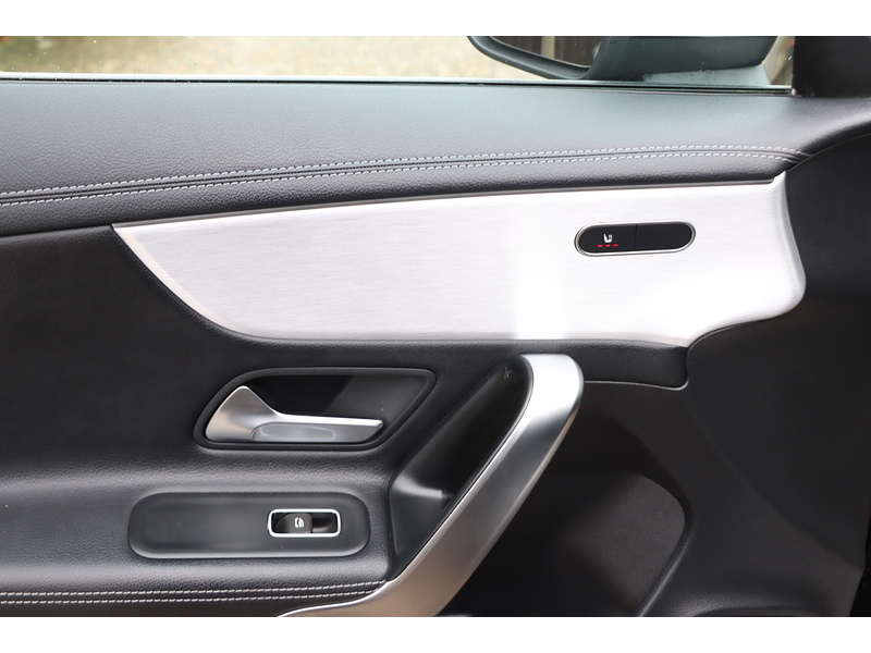 Mercedes-Benz CLA220 2.0 AMG LINE (PREMIUM) SHOOTING BRAKE 5DR PETROL 7G-DCT AUTO HEATED SEATS SAT NAV BLUETOOTH APPLE CARPLAY REAR CAM PARKING AIDS 67000 MILES SH 72-74 Mitcham Road