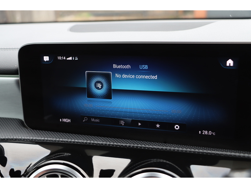 Mercedes-Benz CLA220 2.0 AMG LINE (PREMIUM) SHOOTING BRAKE 5DR PETROL 7G-DCT AUTO HEATED SEATS SAT NAV BLUETOOTH APPLE CARPLAY REAR CAM PARKING AIDS 67000 MILES SH 72-74 Mitcham Road