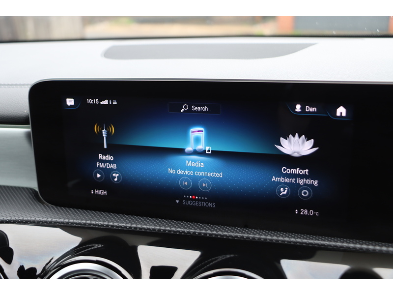 Mercedes-Benz CLA220 2.0 AMG LINE (PREMIUM) SHOOTING BRAKE 5DR PETROL 7G-DCT AUTO HEATED SEATS SAT NAV BLUETOOTH APPLE CARPLAY REAR CAM PARKING AIDS 67000 MILES SH 72-74 Mitcham Road